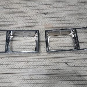 1978-1979 Monte Carlo Headlight Bezel Set